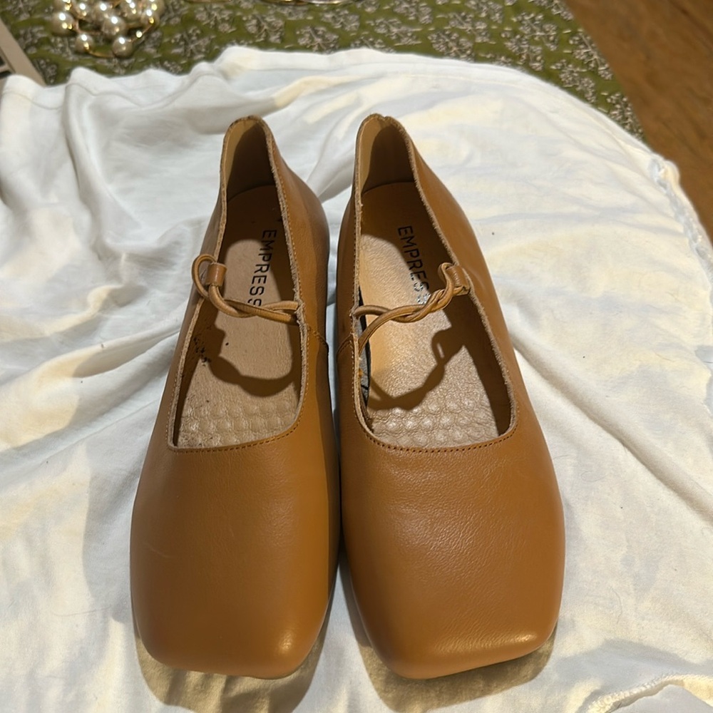 Empress Square to ballerina flats size 38